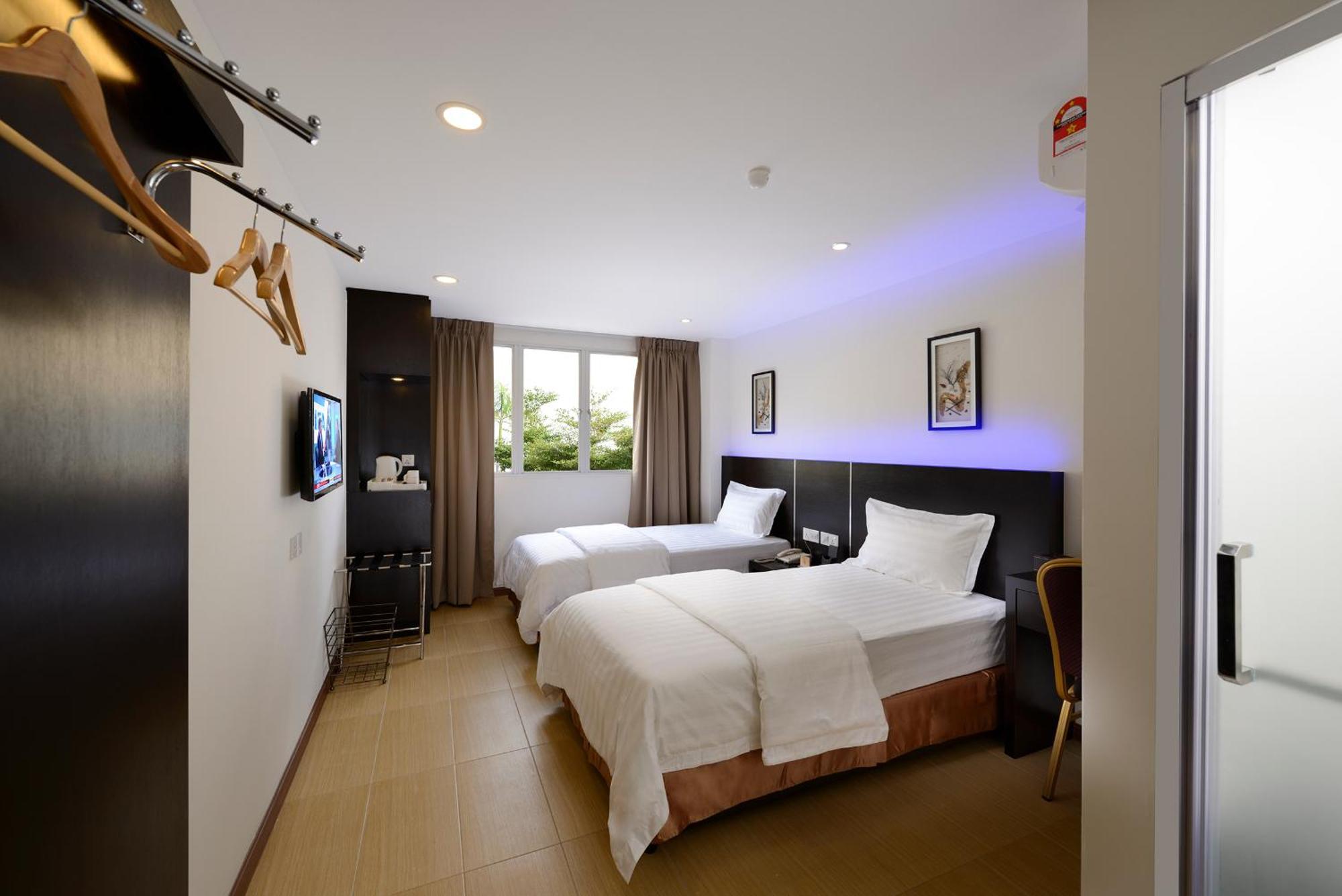 Ernes Hotel Bayu Mutiara Bukit Mertajam Exterior foto