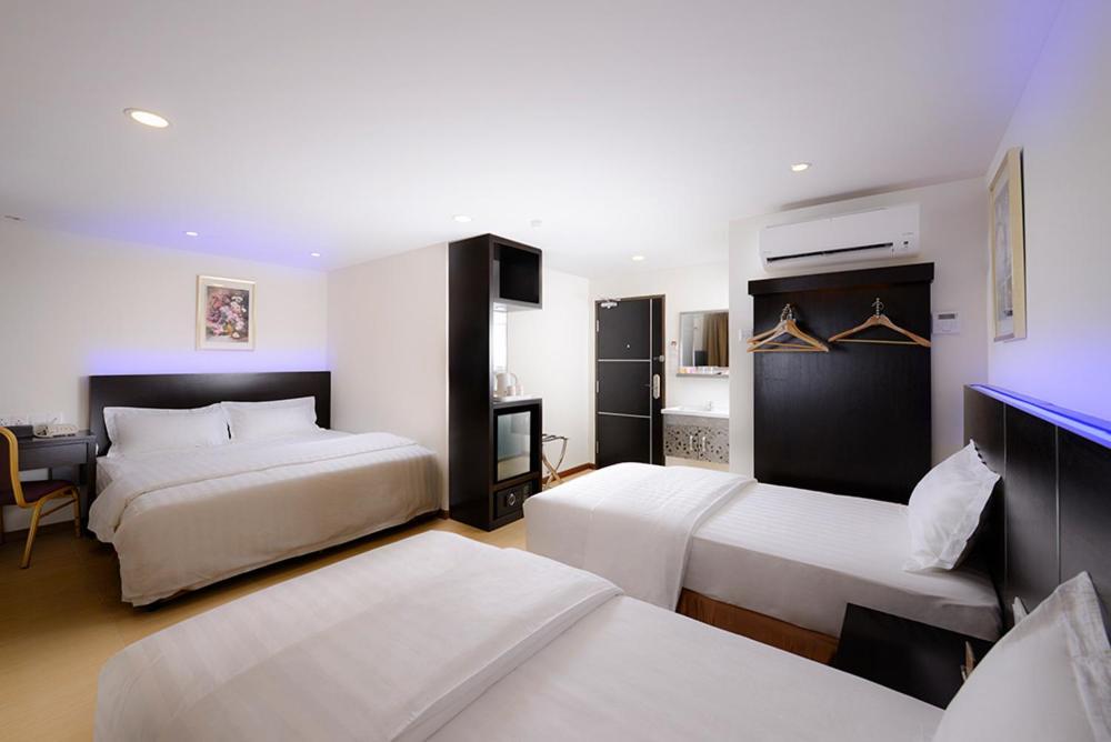 Ernes Hotel Bayu Mutiara Bukit Mertajam Exterior foto